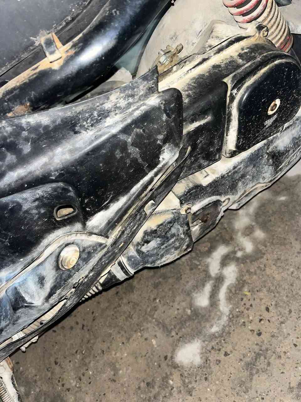 السلام عليكم ذني 3 دراجات وحده شحن x900نقصه باتري سعره 350 وحده ماكس قرده نقصه هدر مكسور واير بانزين سعره 225 وبيه مجال والقجمه مابيه شي كامله سعره 600 وهم بيه مجال عنوان الزبير تلفون***********
