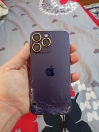 14برو ماكس ذاكره ٢٥٦ الجهاز مابي اي نقص بس الضهر مكسور قيم وانطي سعرك ...