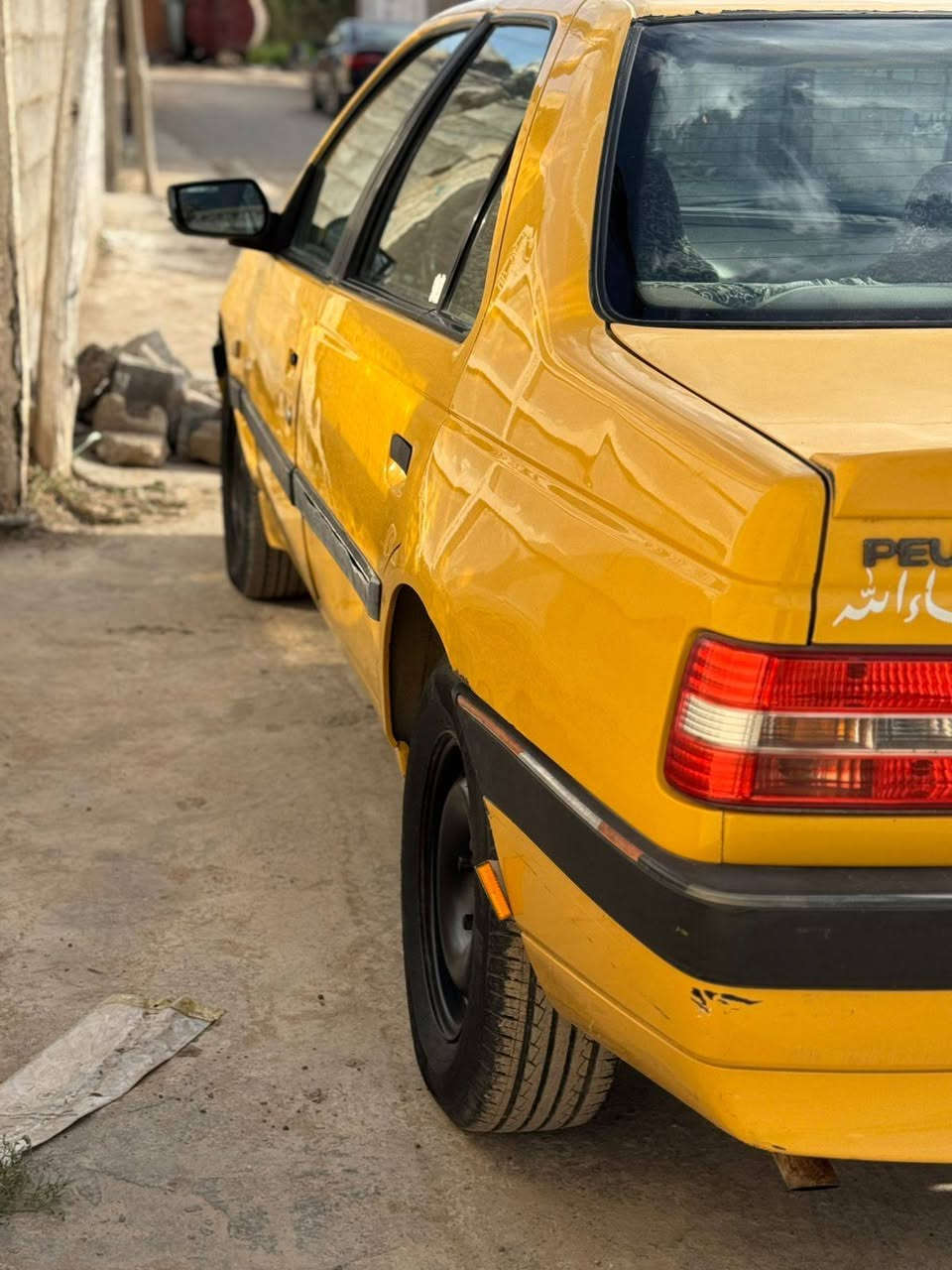 بيجو اكد موديل2016 نظيفه مال شغل  السعر42وبيه مجال بغداد الشعب ***********
