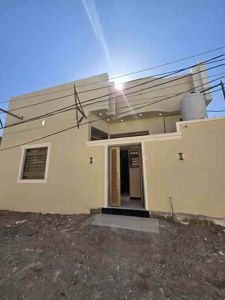 #اسعد_الله_اوقاتكم_بكل_خير⁉️👋🏼
دار سكن للبيع بناء 2025

#المساحه 100متر  يبعد.عن تبليط 10 متر

#جنس_العقار :: طابو ملك صرف زراعي باسم عراقي سند 25 

#العنوان :: البصره أبي الخصيب فلكه اللباني .مشيجيجه 
يبعد عن شارع فلكه الباني 400

#يحتوي البيت على 2 غرف منام كبار
و ديوان
و مطبخ و صاله
و مناور عدد 2
و صحيات داخلي وخارجي

#البيت جاهز من كلشي تستلم البيت عنده المكاتبه
كامل من مقطوره و كيزر و ماطور
جيب اثاثك و اكعد
و الف عافيه الي ياخذه

جميع الخدمات متوفره ماء كهرباء شارع 10 متر تبليط مباشرتاً غريب على 
#السعر 65مليون وبي مجال 
#للاستفسار الاتصال على الهاتف 📳📞
***********
