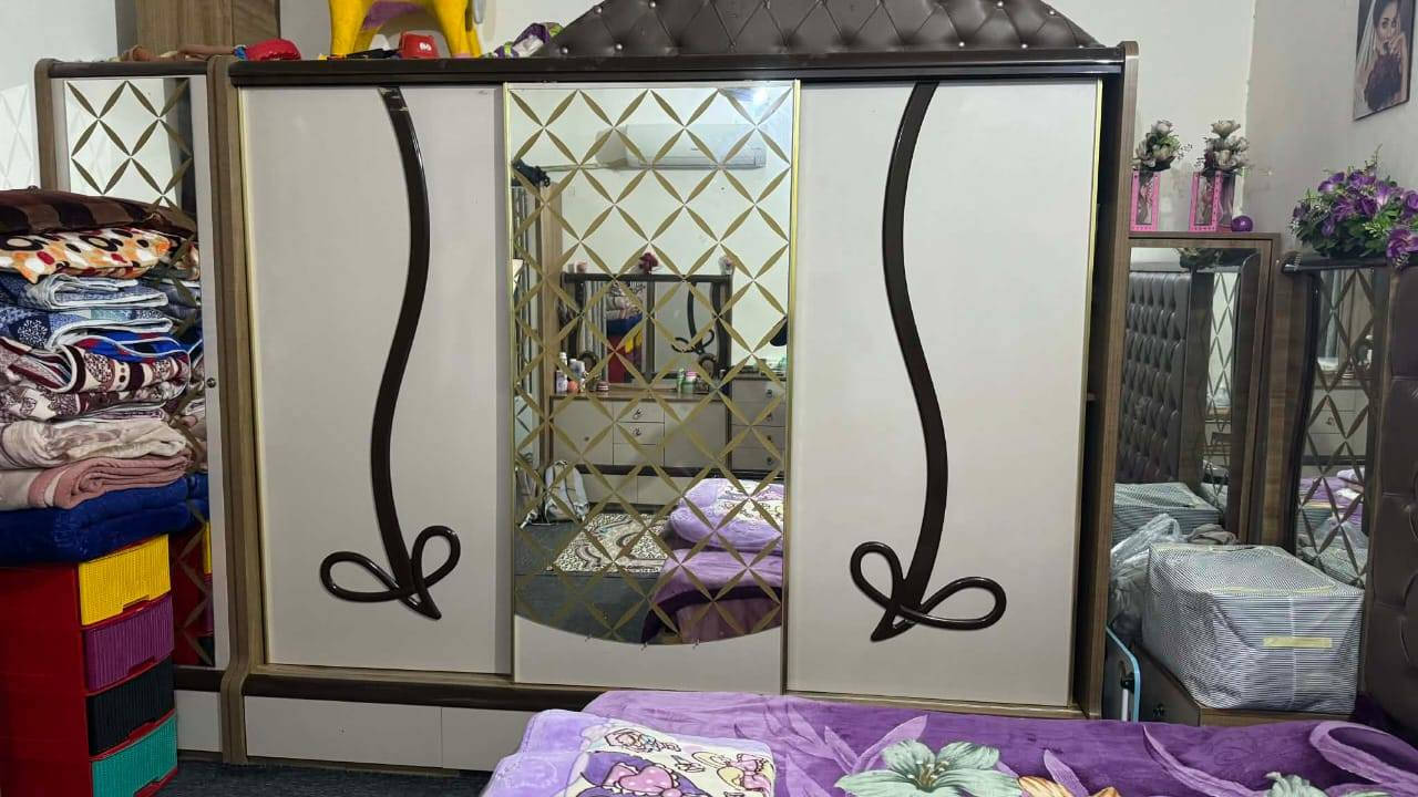 غرفه نوم تركيه نظيفه للبيع الاستفسار الاتصال على الرقم *********** المقدادية, ديالى
