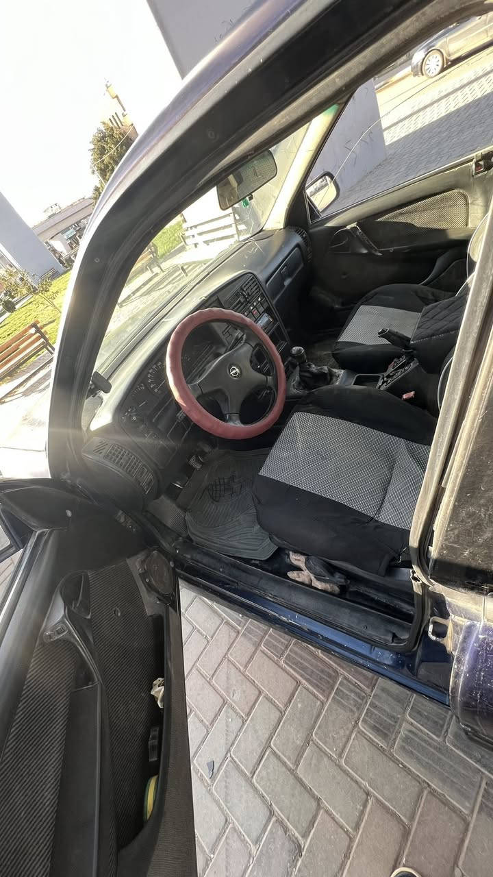 اوبل ستيشن موديل1992 رقم نينوى دولي  مشروع وطني تحويل مباشر كير عادي محرك  2000 سياره بلاديه سعر 28 وبيه مجال بسيط  ***********. مكان سياره تكريت
