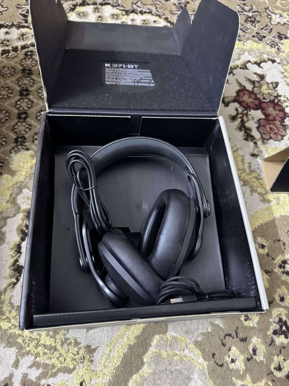 ٣ قطع ماركة AKG متضررات لكن المخدات مابيهن شي البيع على وضعهن للكل ٢٥ الف


**إذا كنت صاحب هذا الإعلان وتريد حذفه لأي سبب، رجاءا أرسل رسالة إلى الدعم الفني**