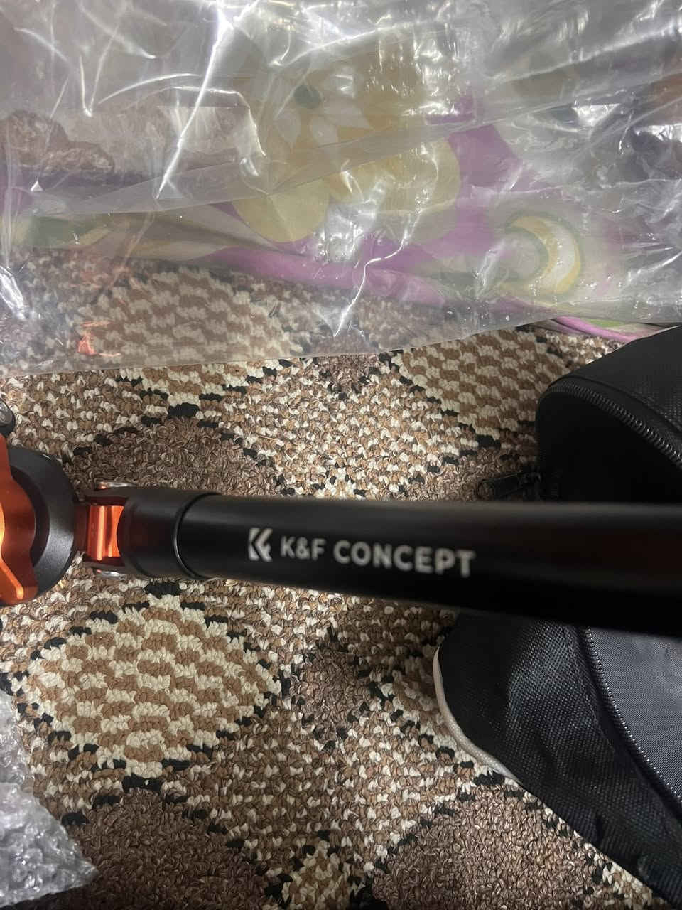 هذا المنتج عبارة عن قاعدة تسوية للكاميرا أو رأس حامل ثلاثي القوائم من K&F Concept.
المميزات: تم تصميمها لتوفير ثبات مثالي وتعديل دقيق للتصوير بزاوية 360 درجة. 
التصميم: تتميز برأس هيدروليكي أو نظام تسوية ثلاثي العجلات لضبط الزوايا بدقة. 
الاستخدام: مثالية لتصوير الماكرو والمناظر البانورامية.


**إذا كنت صاحب هذا الإعلان وتريد حذفه لأي سبب، رجاءا أرسل رسالة إلى الدعم الفني**