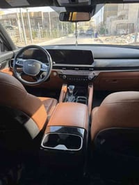 تولورايد موديل ٢٤ ماشية ٢٧ الف ميل رقم بغداد باسمي ضرر السيارة تبديل ا...