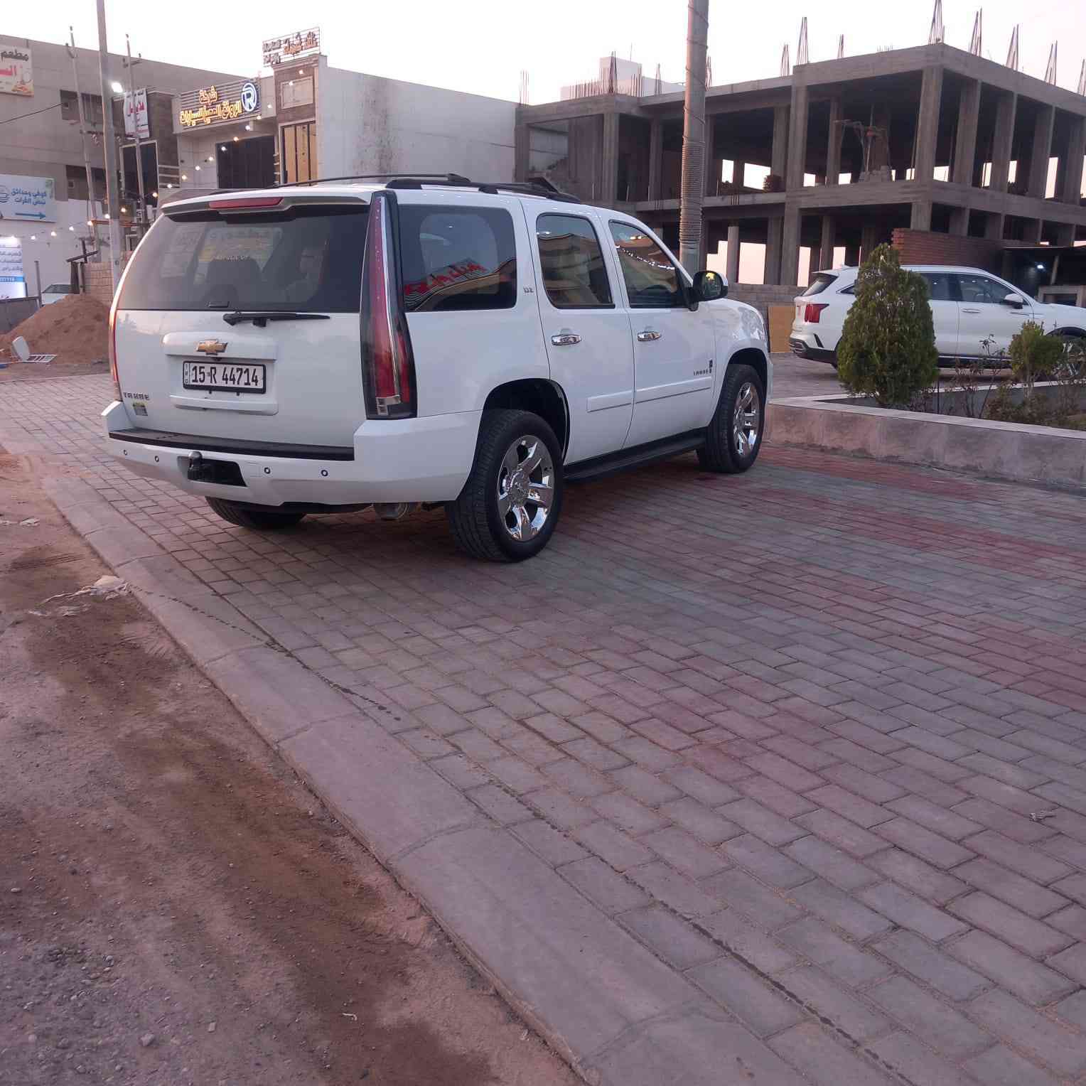 سلام عليكم سياره تاهو موديل٢٠٠٧ سياره جديده حيل ومكفوله فوول مواصفات معروفه مواصفاتها LtZ السعر ١٨٥ وبيها مجال مكاني الرمادي  خالدليه للاستفسار تصال ***********
