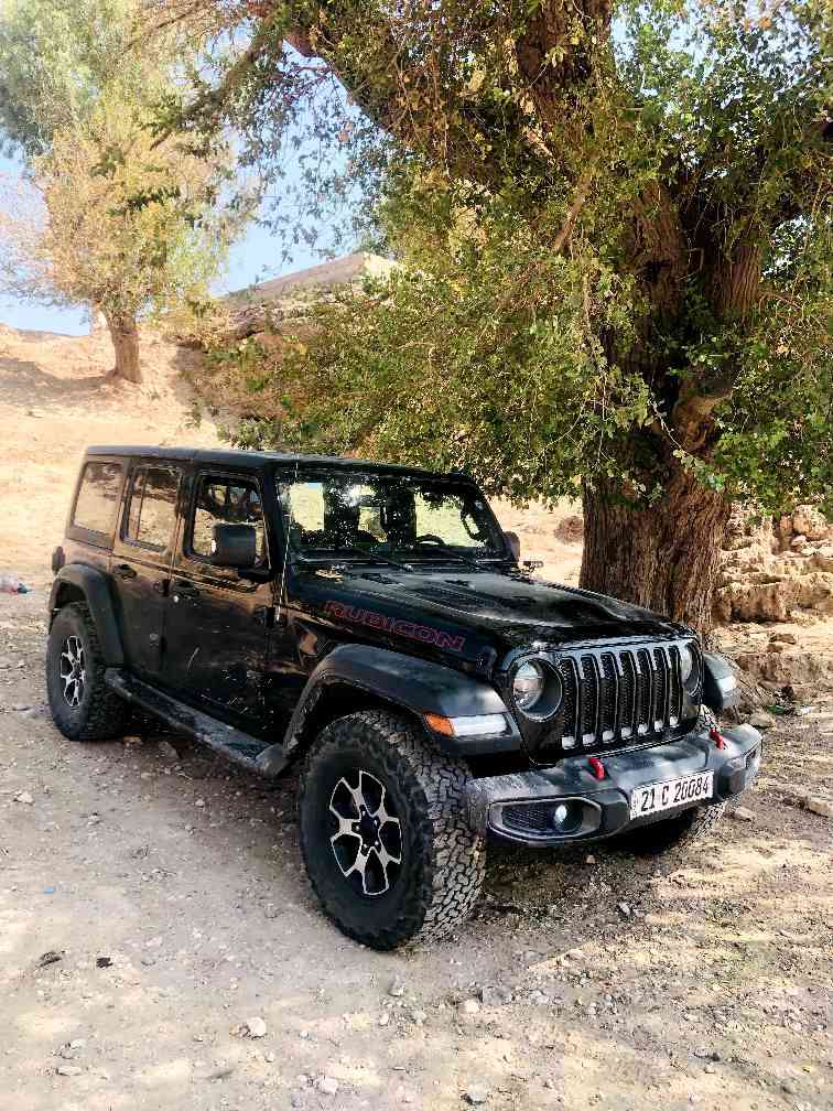Jeep wrangler (Rubicon)2019
خەلیجی سفری ئێرەیە چوار تایەی چەبەڵی لەژێرە گێڕ و مەکینەو ئەکسل و تەحویل و تەبرید تەقەو ڕەقەی بەشەرت 250دینار مەسرەفی تیانیە سەنەوی هەزەی تازەیە ئێرباگی نەتەقیوە هەمووی بەشەرت تابڵێیت ماڵێکی خاوێنە تەنها 70هەزاری حەقیقی ڕۆیشتوە  
***********
*********** كركوك, العراق
