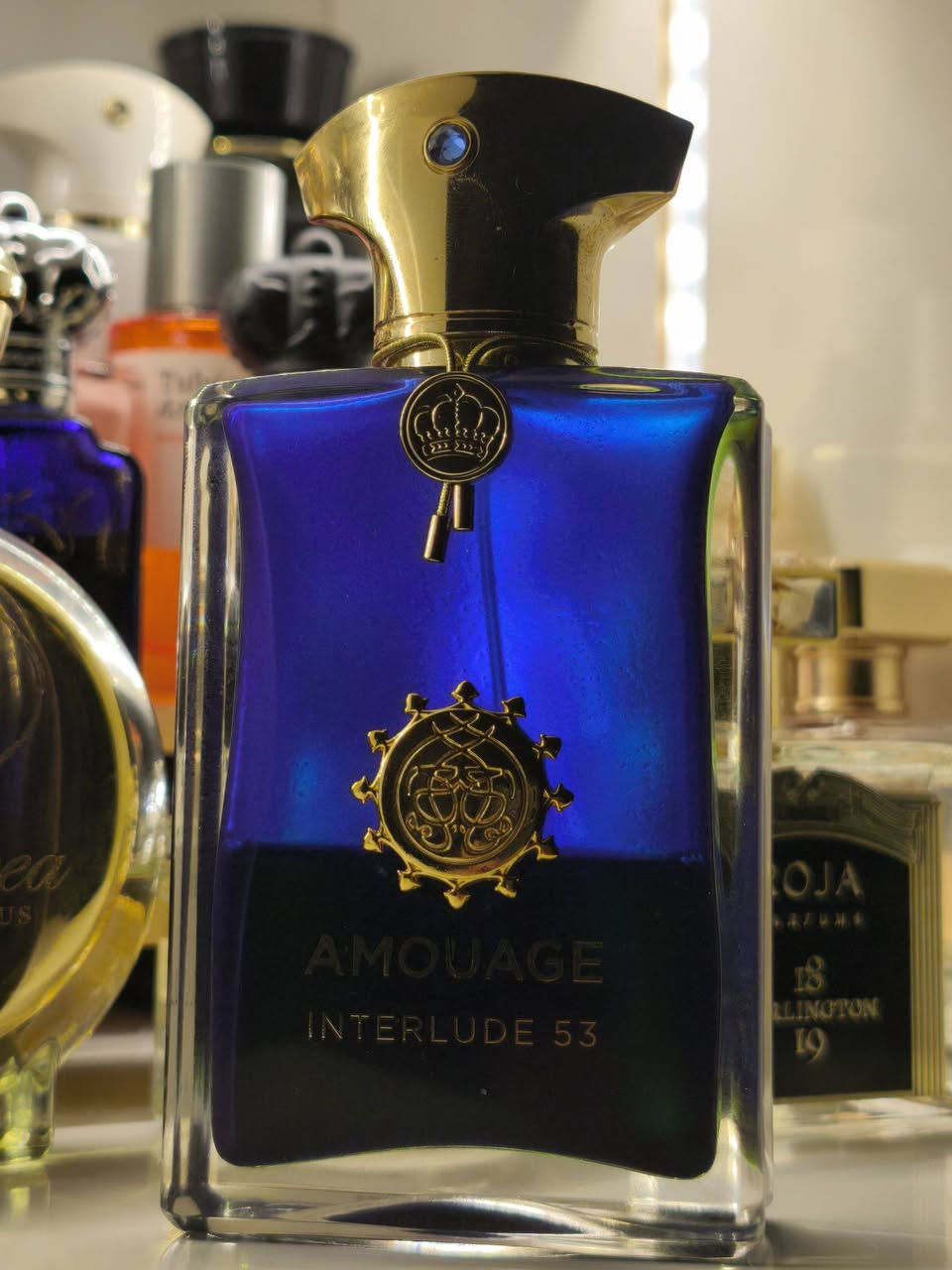 السلام عليكم
عطور مستخدمة للبيع

1- نيشان ولنك جا اصدار 22 
مستخدم حسب الصورة 
مع الباكيت كامل
60$

2- امواج انترلود 53 
متبقي حسب الصورة 
110$

3-بورش دزاين سبورت
تيستر متبقي حسب الصورة 
25$


**إذا كنت صاحب هذا الإعلان وتريد حذفه لأي سبب، رجاءا أرسل رسالة إلى الدعم الفني**