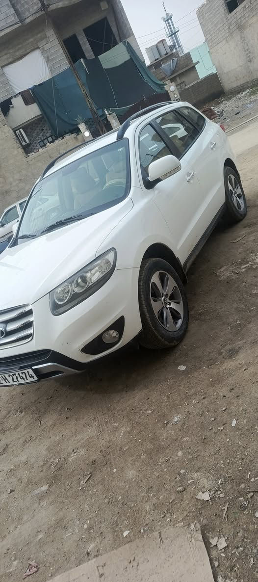 السلام عليكم سنتافي عالي 2012 يرهم مراوس حسب القناعه محرك كير شرط مكينه 4بيه برد مكانت موضح بل سونار سعر 150بيه مجال ***********
