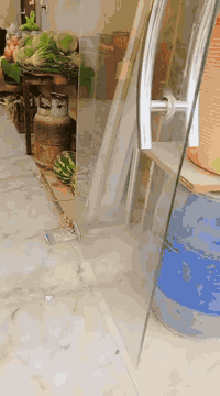 محل للبيع مقابل مستشفئ تركي دخل خير من الله سبب البيع ماعدي وقت ومكاني بعيد غراض مجهز سبلت عمودي ميوزه السعر خاص للاستفسار الاتصال على الرقم ***********
