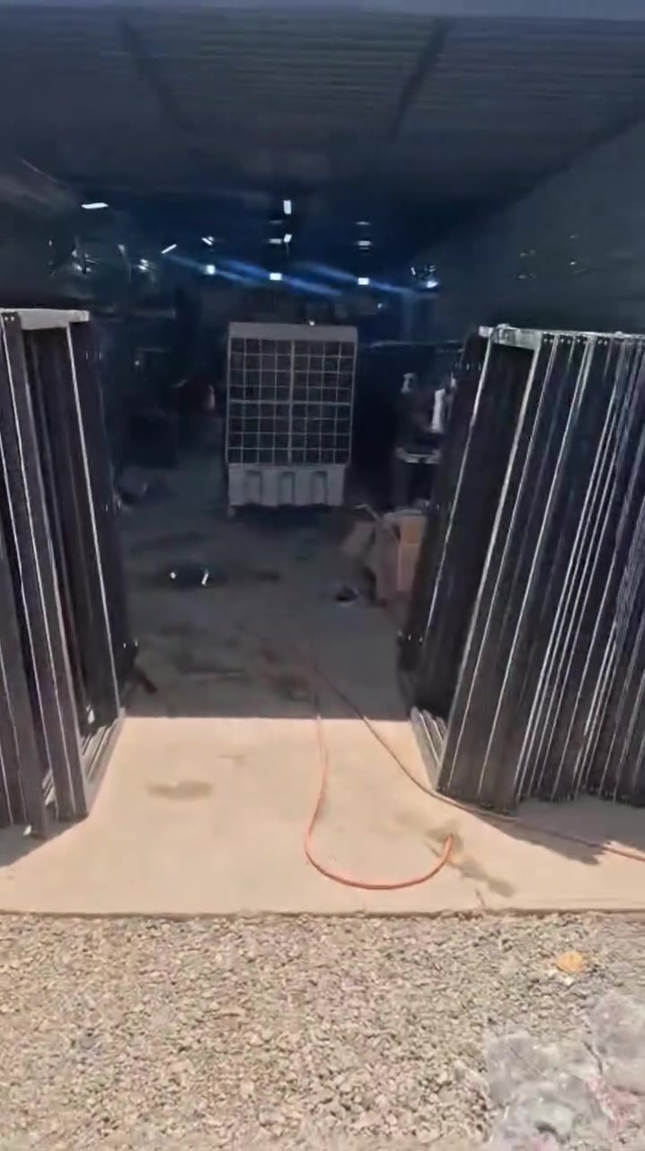"15 يوماً فقط! ⏳ هذا هو وقتنا القياسي لتسليم البناية للمهندس، من التجهيز وحتى التركيب النهائي. دقة، سرعة، وثبات في الجودة.. هذا ما تقدمه 'اللبنانية للألمنيوم والزجاج'. نحن جاهزون دائماً لأكبر التحديات! 💪✨"
تواصل معنا اليوم لتحويل منزلك إلى تحفة فنية!"  
 [***********_***********] 
الفرع الاول : لبنان ، بيروت ، شارع حمد
موقعنا: الفرع الثاني : بغداد التاجي
الفرع الثالث: الكريعات
الفرع الرابع: ديالى بعقوبة
#تصميم_داخلي#زجاج_بانوراما#مقاولات#ديكور#العراق
 #الومنيوم_منشأ_تركي #جودةعالي #هندسةمعمارية #realestateagent #baghdad
