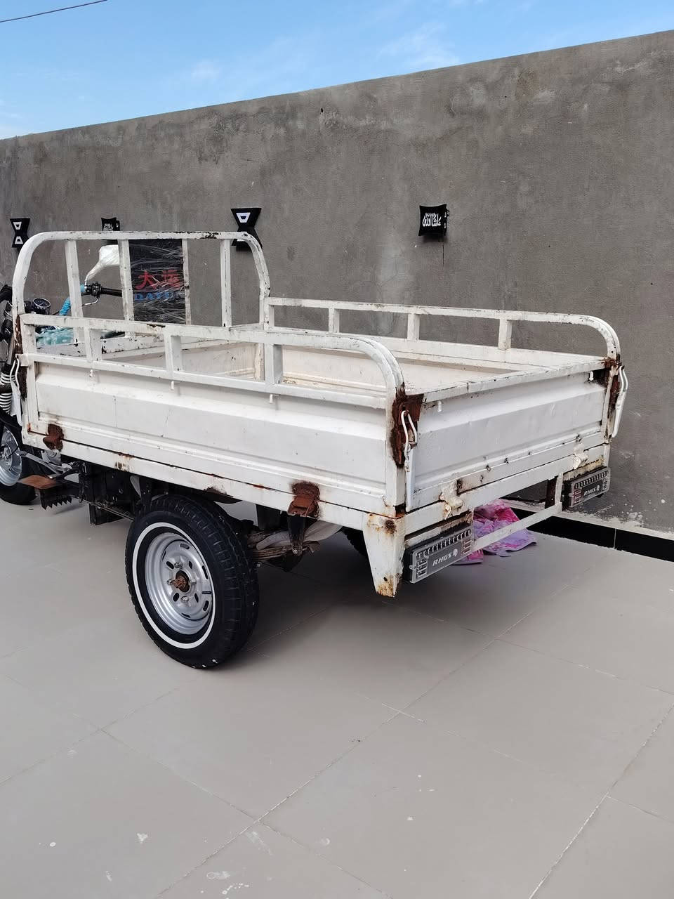 14 نضيف كلش المكان الغراف السعر 200وبيه مجال شراي يتصل ع ***********6
