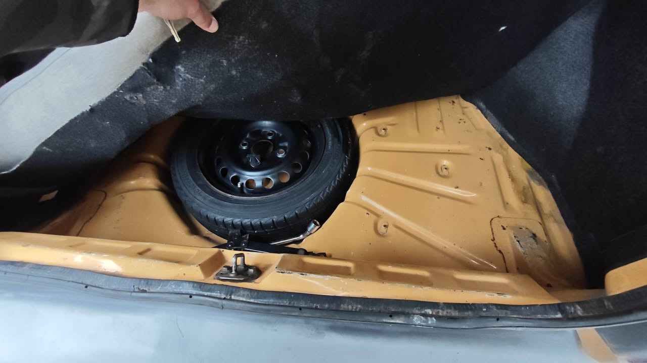 سايبا مديل 14 بأسمي 

ماشيه 150 

ارقام انكليزي وسنويه لل30

جواها تخم تاير جديد باتري جديد

شواصي برانكيتات بلاد 

سياره مكفوله عده الجاملغ الخلفي عكس السايق 

بي بارد 4 اصابع ومابين 

كير مكينه بجيس مكفولات 

سياره مال بيت واحلى من صور 

السعر 43 وبيها مجال 

مكاني بغداد الحريه 

***********
