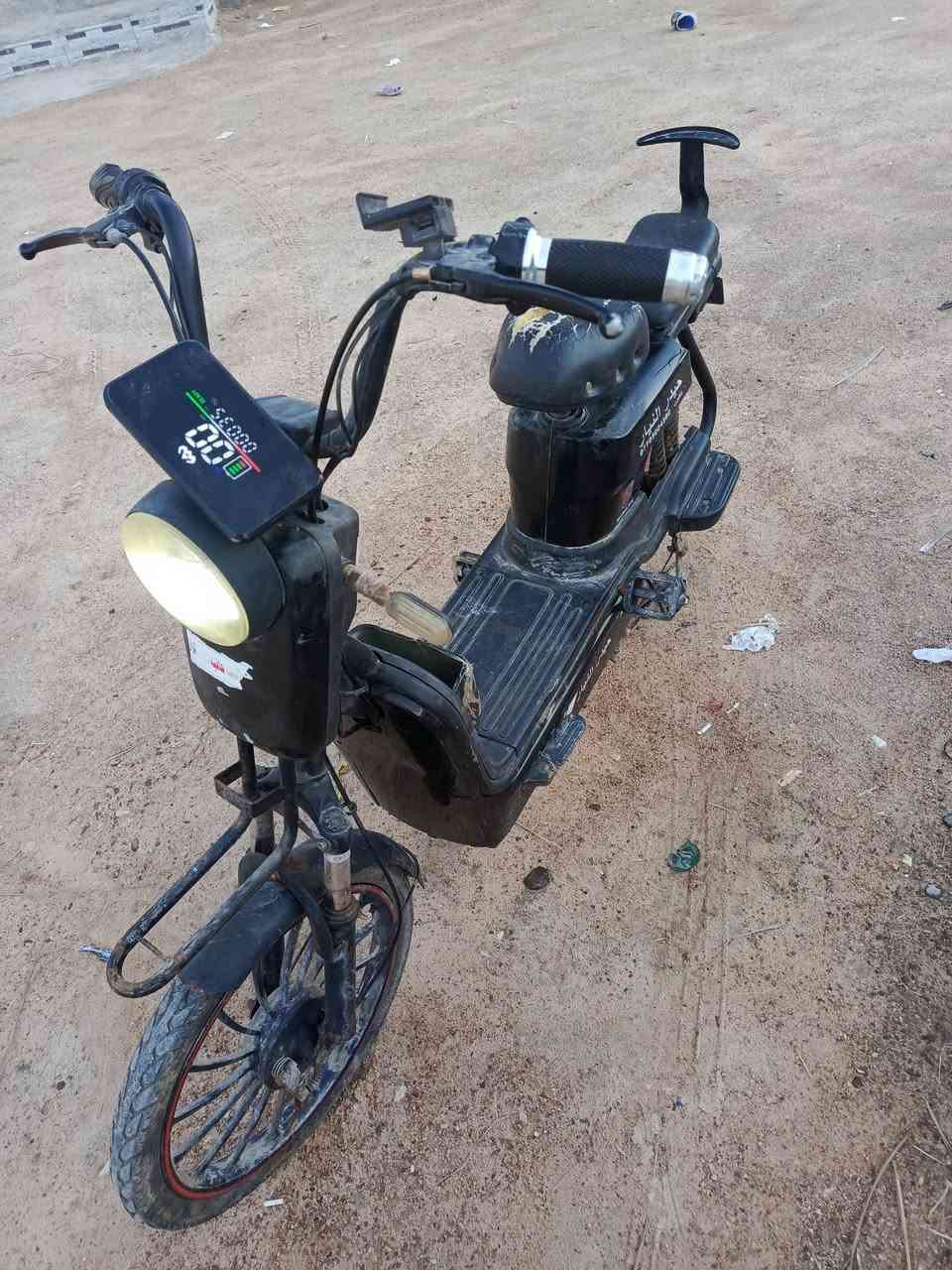 سلام عليكم متاح باسكل شحن  نضيف مثل ماواضح كدامك عايز ترتيبات بصيطه فجه وكف عند الباسكل شغل بس ميفتر الويل ماته معرف عطله شنو 5 بطاريات صار 5 اشهر من شادهن
ابيع هل موجود السعر 150 قفل   بلاش جوه السوك مكاني طريق طوريج كربله يم المحد التقني ***********
