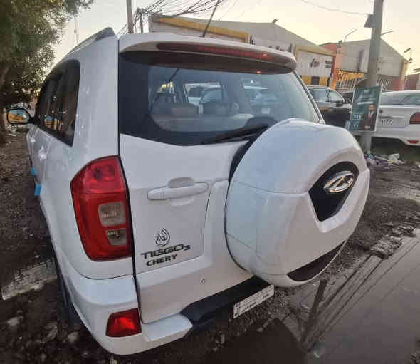 تيكو3 2018 بغداد حرة كير ميكانيكي محرك ٢٠٠٠
بدون صبغ سيارة جديدة بدون نقص ماشية٦٢كم
كير ومحرك وتبريد بلادي السيارة باسمي 
السعر ٩٥ وبيه مجال قليل
غير متواجد عالفيس
بغداد الكريعات
***********
