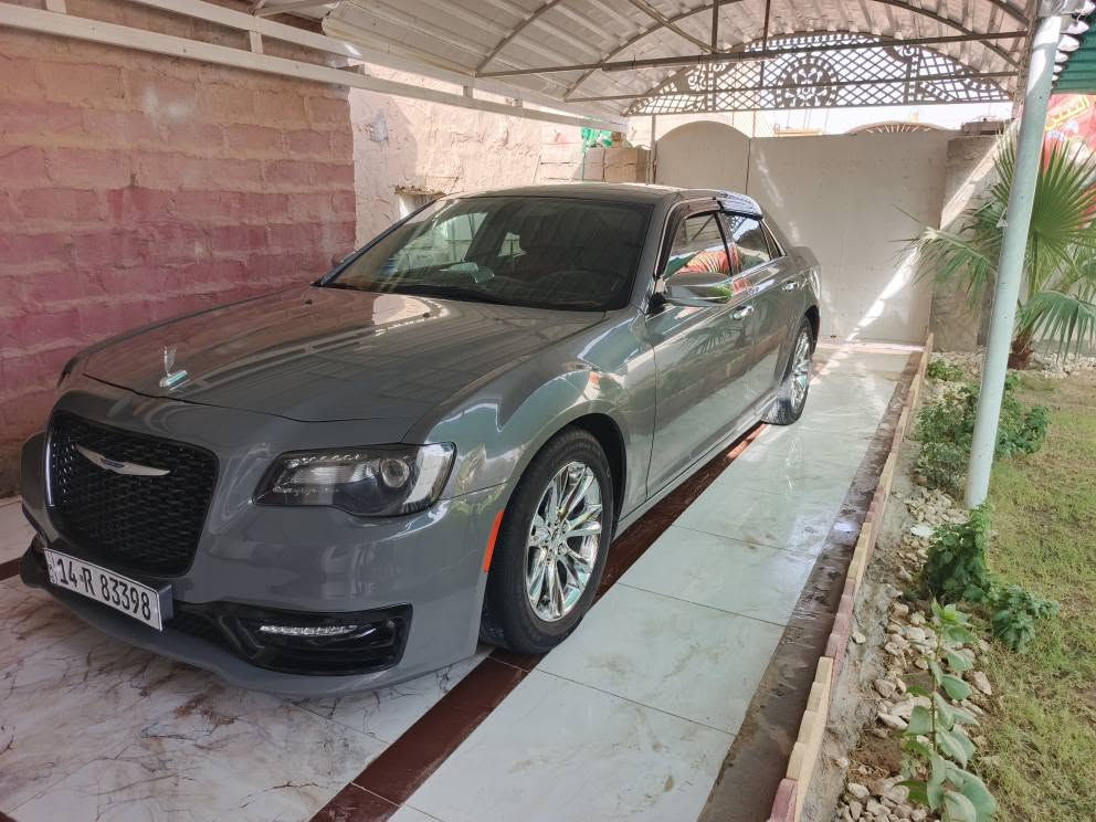 اوباما موديل ٢٠١٧ مرمز ٢٠٢٢ ماشين بالمعاملة ضال بس على دفع الكمرك السياره باسمنه سياره نظيفه جدا أحلى من الصور. السعر ١٩٠ وبيها مجال بسيط جدا السياره بالبصرة. الاتصال على الرقم *********** البصرة, العراق
