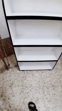 السلام عليكم
عندي رف مال كوزمتك 
نضيف 
السعر 80وبي مجال 
العنوان الشعب حي سومر 
رقم الهاتف *********** ابو عباس 
متواجد على واتساب و ماسنجر
