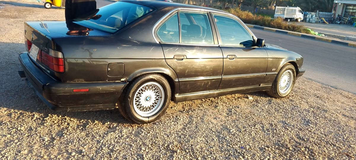 سلام عليكم ٥٤٠ للبيع موديل ٩١ سياره نضيفه ومامصبوغه من قبل بس البنيد رقم بغداد بسمي اليريده بل خدمه مكاني بابل *********** فقط اتصال الموجناي مابيعله
