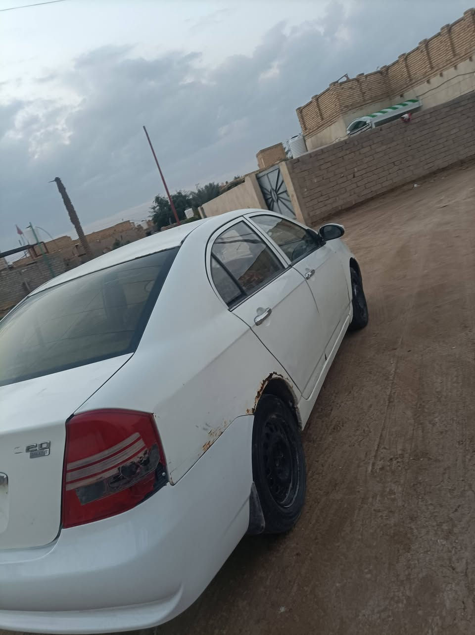 ليفان موديل 13 رقم قادسيه مكينه كورلا. كير عادي.  سياره حلوه وكاعده بيه نواقص. بسيطه.  لللبيع مكاني سوق شيوخ.  35قفل.  مكفوله من كلشي دواخل. عوزه شاشه واطار حاسبه. جامه اماميه وجانبيه.  وااباقي كله فول اكشن. ***********
