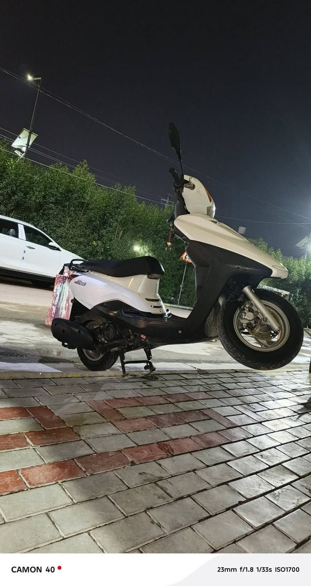 سلام عليكم دراجه للبيع نوع اوتماتيك مديل اكزز تريت سرعة١٤٠
مال حاوية استعمال قليل دراجه كوله شغاله وبلاديه كفال عامه من كفرات ومحرك وكهرباء كول بلادي وضع شركة سعر  12$ورقه وبي مجال لشراي والطيبين مكاني كربلاء حي العباس رقم التلفون *********** اتصال وتدلل
