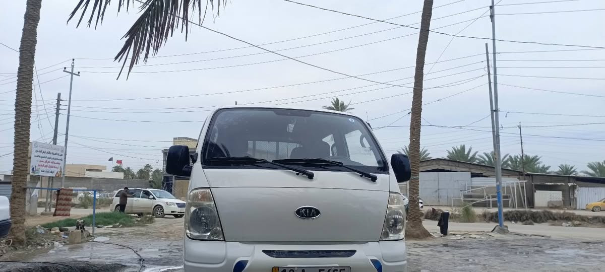 كيا موديل 2009
سلام عليكم عندي سياره موديل 2009 
مكينه كير اكسن شاصي تخم تاير صدر جديد 
رقم بابل بسمي تحويل ثاني يوم عنوان سياره كربلاء 
سنويه 2030 اني مامتواجد على الفيس الاستفسار اتصال على رقم الموبايل ***********
