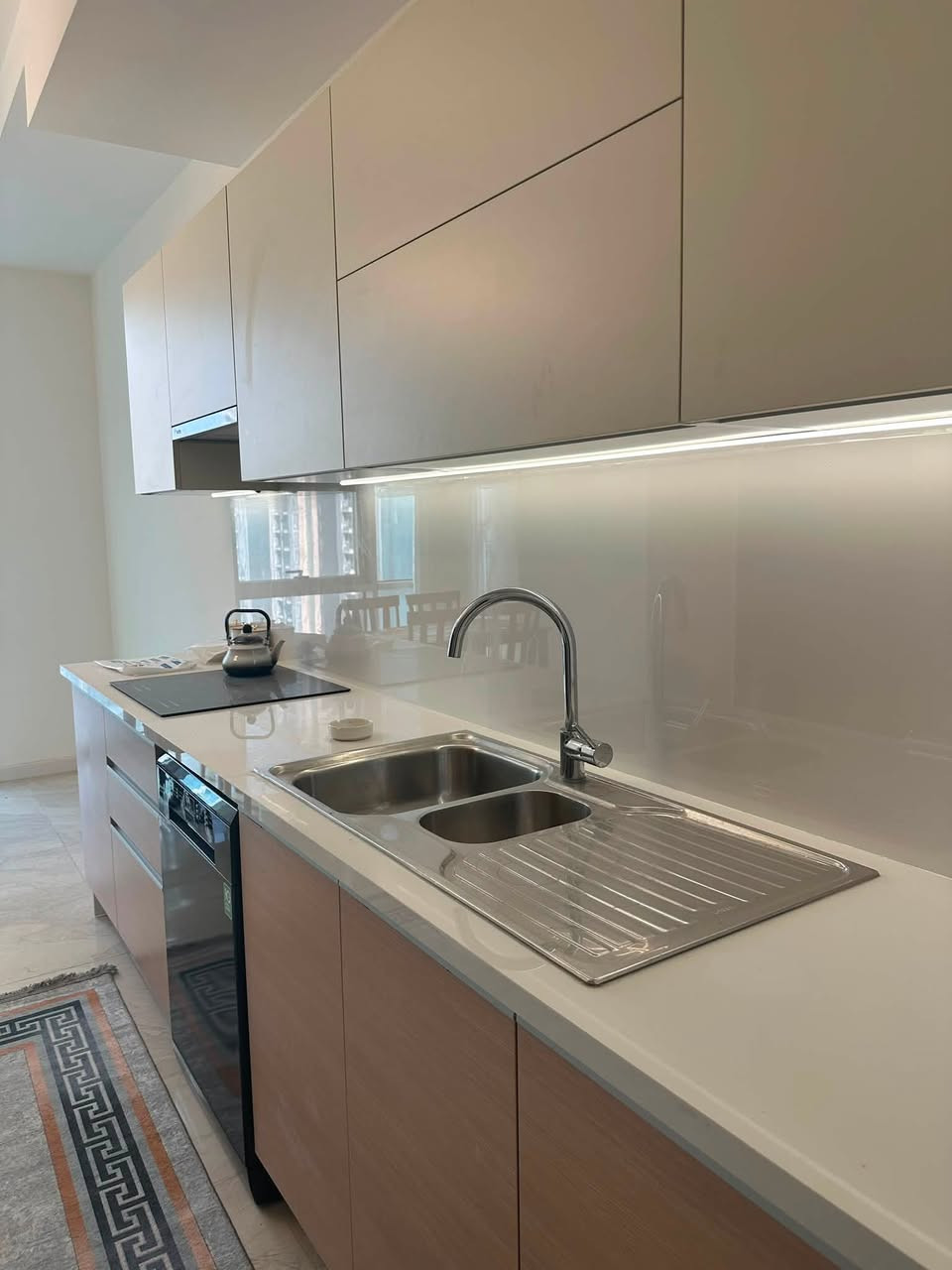 Furnished Apartment for rent located in Erbil,
In Empire Square, with an area of 148 SQM
(2+1) two Bedrooms with separated kitchen 
✅ The price is 1,100$ per month 

Consists of:
- 1 Living Room
- 2 bedroom 
- 2 bathroom
-  kitchen
-  balcony 
-  storage room
Floor no: 9 with internal view
(other offers are available) 
✅ Contact us on WhatsApp or DM:

✅ ***********
