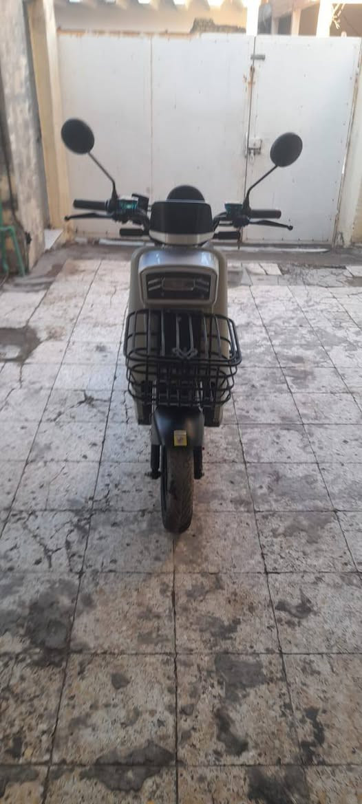 سلام عليكم دراجه شحن للبيع 5بطاريات مااماشي شي قليل كفرات كلا جديد اشاير شغالات المكان بعقوبة التحرير السعر 600وبي مجال الرقم ***********

