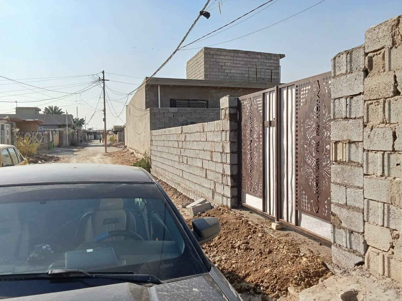السلام عليكم قطعتين ارض للبيع زراعي التصنيع قرار 17.  وحدة 100. والثاتية 140متر.
***********
