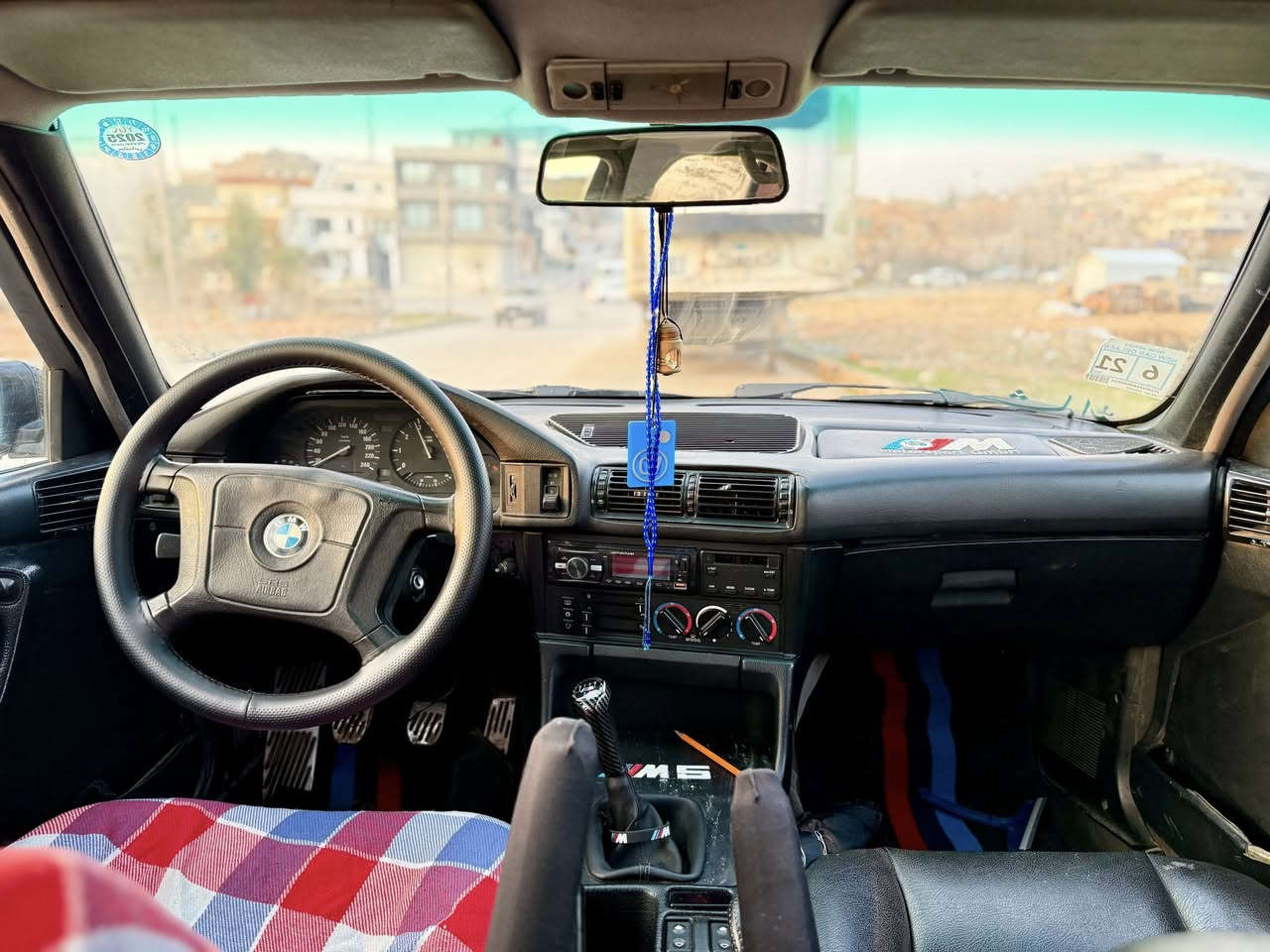 سەرەتا بەناوی خوا
BMW 525 

مۆدێلی 1994

گێڕعادی

سەنەوی تا 2028 تازەیە 

خرامەو تەحویل بەشەرت  

سەیارەیەکی مەزبوتو بێعەیبە گێرو مەکینەو کارە بای بەشەرت

تەبریدیشی بەشەرت مەزبوتە 

جام کارەبا 

سلایت

کوشن جلدە

لایت ئەقەو عەدەسەیە 

تایەو ویلی موشەبەک لۆک تازە خراوەتە سەری 

سعری : 65
لە سلێمانیم 

ژم: ***********
