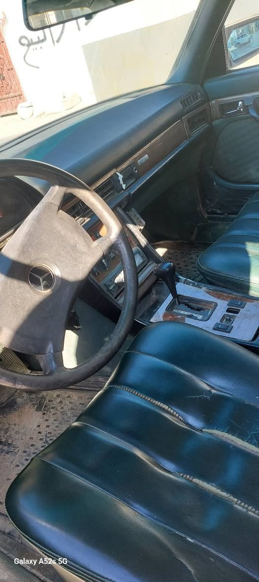 السلام عليكم مارسيدس جامنو موديل 1988
للبيع محور بطه 3000 قواعد دبلات سليمه لسياره جاهزه رقم بغداد دولي سنويه 2027 مكينه وكير واكسن كفاله حداديه وبور وكهربائيات كله شغاله وتخم تاير  لسعر 50 وبيه مجال مكاني بغداد النهروان اللاستفسار ***********
