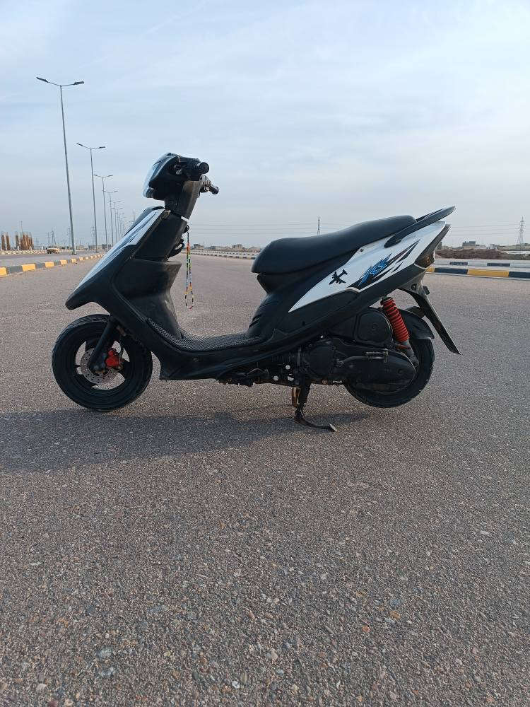 السلام عليكم ورحمة الله وبركاته 

دراجة ماكس عدلة ياباني مال رمبة نضافة ١٠٠٪ محرك وكالة وكفالة ضفيرتها ع وضع الشركة ما ملعوب بيها كامله مكملة ما تصرف عليها ربع تجي وتشوف شرط احلى من الصورة والدراجة ضامها ما اطلع بيها الله شاهد 📍مكاني بصرة / *********** البصرة, العراق
