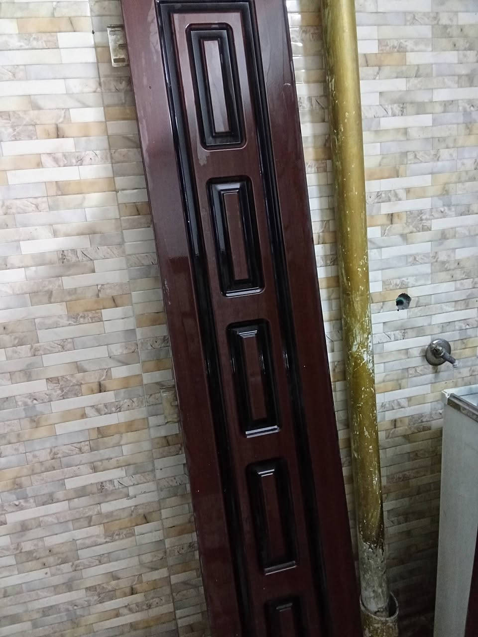 سلام عليكم باب اصلي للبيع ابو عين رايده75وبي مجال بسيط *********** واتساب
