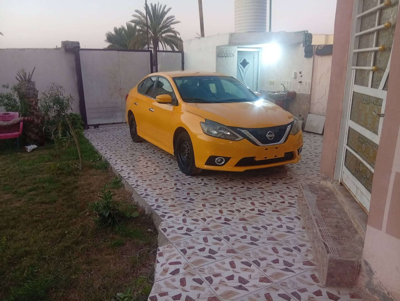 نيسان سنترا 2019واردامريكي صدرجديد اليوم طلعتها من الصبغ افريز جديد كامله مانقصها شي رقم بغداد للبيع رقمي ***********الشري يتصل السعر 115
