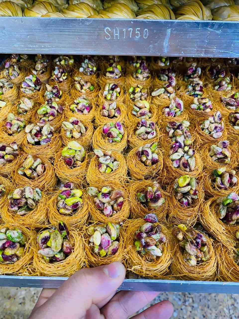 السلام عليكم اهالي منطقتنة الحبيبة
ورمضان كريم ع جميع الاهالي والاحبه 
تعلن لكم وعلى بركة الله افران ومعجنات ام البنين (ع) 
بأدارة ابو مجتبى الحسيني وسيد سجاد 
عن توفير جميع انواع الصمون والمعجنات والحلويات الاصلية بالفستق الحلبي والدهن الحر وباسعار تنافسية تشرفونا بأي وقت 
العنوان/حي الجوادين/ الشارع العام مقابيل دائرة المجاري 
اهلا وسهلا بالجميع


**إذا كنت صاحب هذا الإعلان وتريد حذفه لأي سبب، رجاءا أرسل رسالة إلى الدعم الفني**