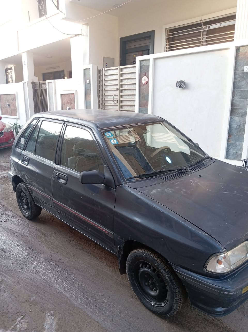 السلام عليكم لبيع كيا برايد موديل ٩٣ سياره ابلاديه تبريد ثلج صدر امامي خلفي جديد رقم دولي بسمي تحويل ثاني يوم هاذه رقمي *********** مكاني كريعات السعر ٤٠ وبيهه مجال بصيط لشراي
