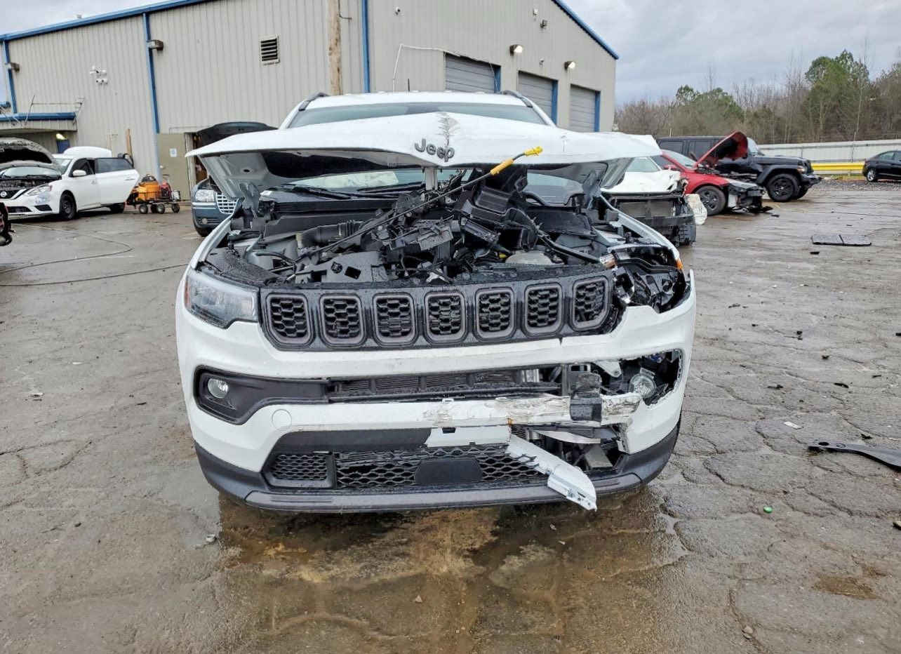 للبيع جيب كومباس موديل 2026 ماشية 3000 تعتبر زيرو
الحادث كما موضح بالصور وهاي بالصور الشوته مخليه بالوسط
ومشتريله بنيد ابيض نفس اللون فقط دعامية يصير بيه تصليح بسيط وبدون صبغ تصير السيارة
وتوصل عمان بعد عشرين يوم 
والسعر واصل عمان 97 ورقة قفل
عندك كتاب شهداء تصير عليك مصلحة وكاملة 130 ورقة
للاستفسار مراجعة شركة تاج الاسطورة للمزادات الامريكية
📞***********
