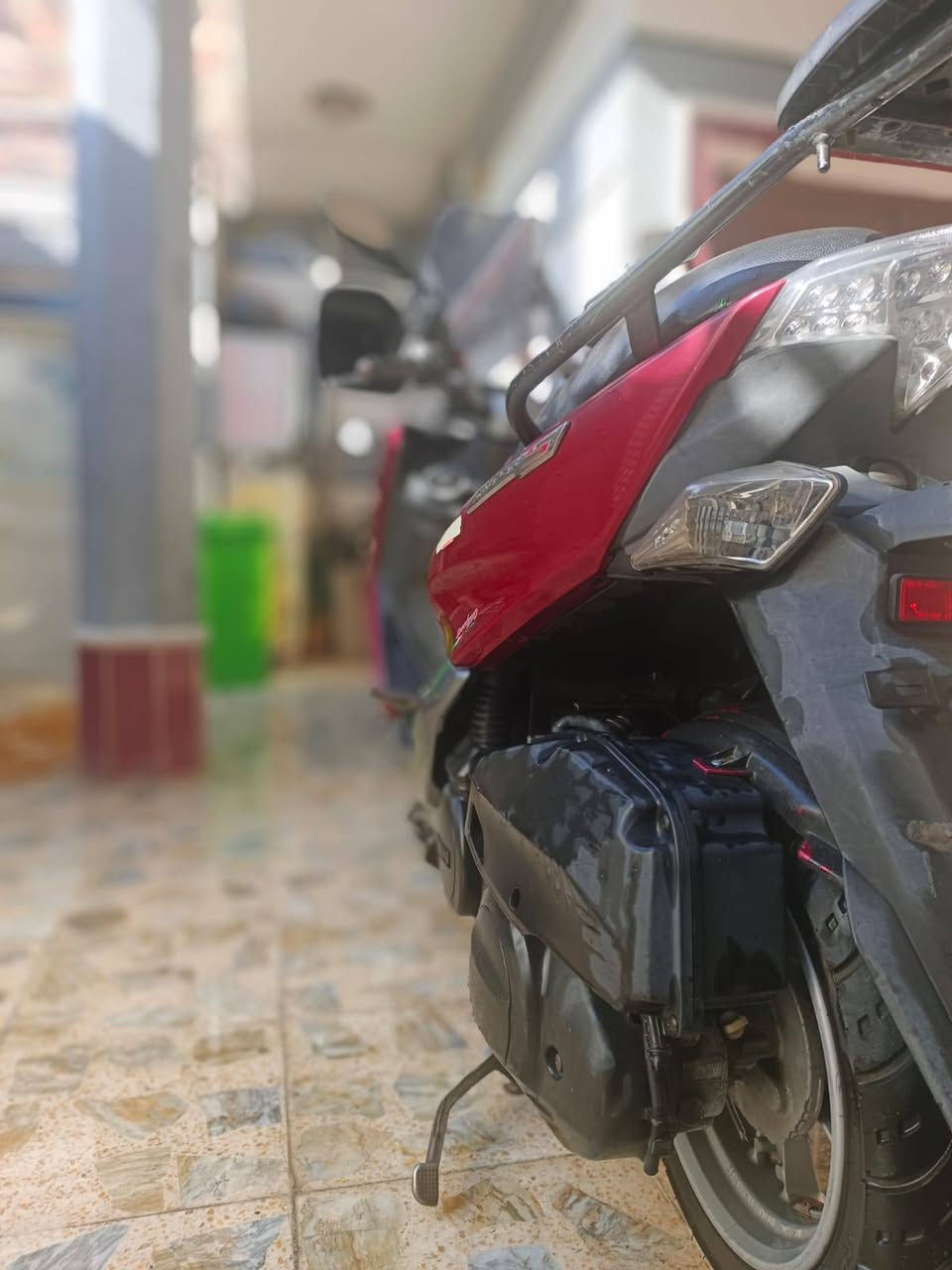 السلام عليكم دراجة ماجستة اس نظيفة كلشي شغال بيها تدفئه ودبل اشارة   وطخم تاير وفيت بم وباتري وبلك كله جديد وبعد اكو شغلات جديدة غيرتهم مكاني مدينة الصدر رقمي *********** السعر 9$ البيع من المنزل
