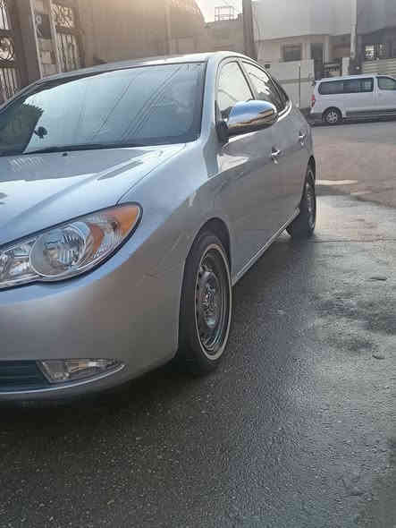 السلام عليكم النترا وارد مديل ١٠ السياره ليبل واحد ماعد جاملغ امامي حادثها بدون داخل. السياره بيها جلاتين بسبب الجراد لا ضربه ولا معجون مكينه الفين سياره جاهزه مابيها اي نقص ارقام وسنويه وهزه جديد  السعر ب٩٧  وبيها مجال. ***********
