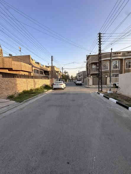 #علي_يوسف_للاستثمار_العقاري

� فرصة ذهبية – للبيع  بيت  في السيدية 🔥

📍 الموقع: مربع الضباط خلف تجاري الضباط 

#لمعرفة #السعر #الرقم ( 1 ) #سأتي #السعر #مباشره

🏡 تفاصيل العقار:

 • المساحة: 200 م²
 • الواجهة: 8 م
 • النزال: 25 م

✨ التقسيم الداخلي:
الطابق الأول: صالة واسعة مع هول داخلي + مطبخ + حمام عدد 2+ غرفتين نوم
الطابق الثاني: 3 غرف نوم + حمام 2 مع هول داخلي
الطابق الثالث: غرفة نوم +حمام     

إذا كنت تبحث عن فرص استثمارية عقارية في السيدية، يفضل عليك التواصل مع مكتب علي يوسف للاستثمار العقاري للحصول على المزيد من المعلومات والاستشارة.

📞 للاستفسار:  

***********  
***********  
***********  

📍 أو زورونا في مكتب علي يوسف للاستثمار العقاري  
السيدية – شارع الخيزران – مقابل ماكسي مول – مجاور نيكست لايت.
