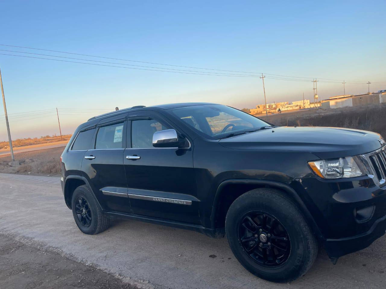 السلام عليكم جيب 2011 صبغ 5 قطع ابيع عام محرك جديد صدار امامي صدار خلفي تخم تاير سياره حلوه مال جناي السعر 120 المكان الكرمه ***********
