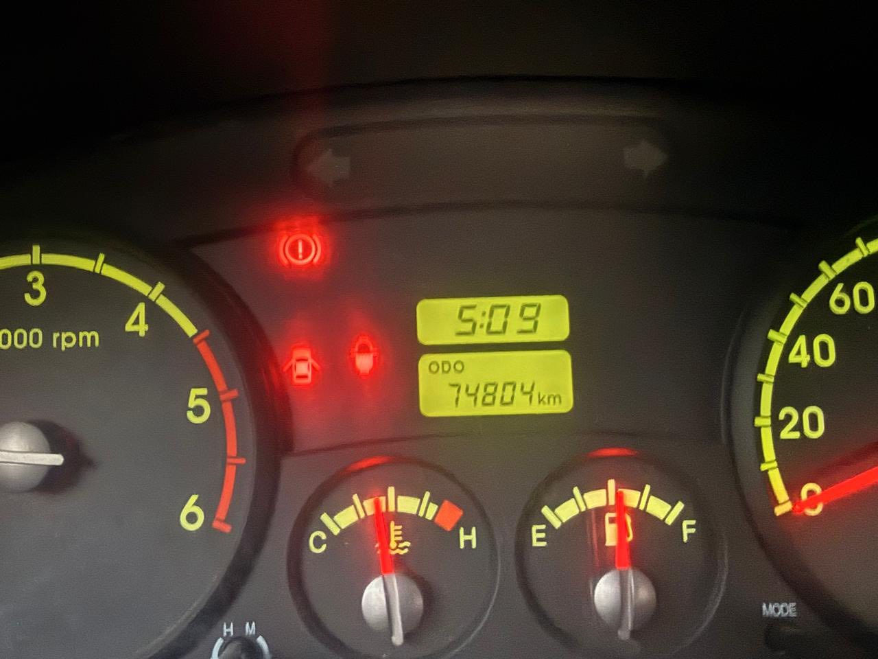 السلام عليكم للبيع كيا بنكو الموديل( 2016 )
العداد ( Km.74 الف)

كير محرك تدفئة وتبريد على وظع الشركة كفالة عامة السيارة مشيها حقيقي 

محجر  دعامية شغل بوري ثقيل ابو سمير الحداد السيارة جديدة جدا سنوية بأسمي شخصيا تحويل مباشر مشروع وطني جاهزة للشغل 

للجادين بالشراء الاتصال 

 ***********
