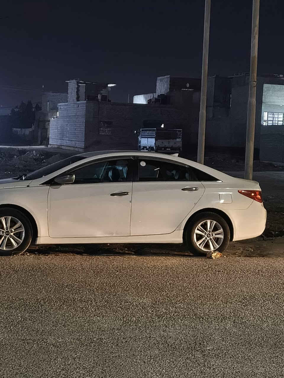 السلام عليكم بسبب الوعود الكاذبه تمت اعادة النشر
سوناتا 2013 وارد امريكي 
GDI 2.4
المواصفات 
1 تحكم ستيرن جهتين 

2 كروس كونترول
3 تدفئة مقاعد اماميه 
4 كشنات قماش 
5 شاشه اندريد
6 نضام ECO اقتصادي 
7 مرايا وسطيه فول تحكم 
8 شاشة اندرويد
10 اوامر صوتيه
دعاميه اماميه ولايتات جدد 
رقم جديد سنويه بأسمي تحويل ثاني يوم 

السعر 90 قابل للتفاوض
*********** شريحه
*********** واتس اب
الموقع 
البصره قضاء شط العرب الجزيره
