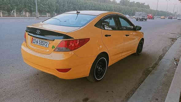 سلام عليكم 
اكسنت موديل 2013 وارد امريكي 
حادثها جاملغ الامامي الايمن بدون دواخل 
مكينه 1600 جي دي أي 
السياره خير من الله متصرف عليها ربع 
كير مكينه  تدفئه تبريد  كهربائيات
 كلها شغاله ومابيها اي نقص
صدر امامي خلفي جديد تخم تاير جديد 
مكان السياره بغداد الكرخ 
السعر 88ورقه وبيها مجال بسيط 
***********
