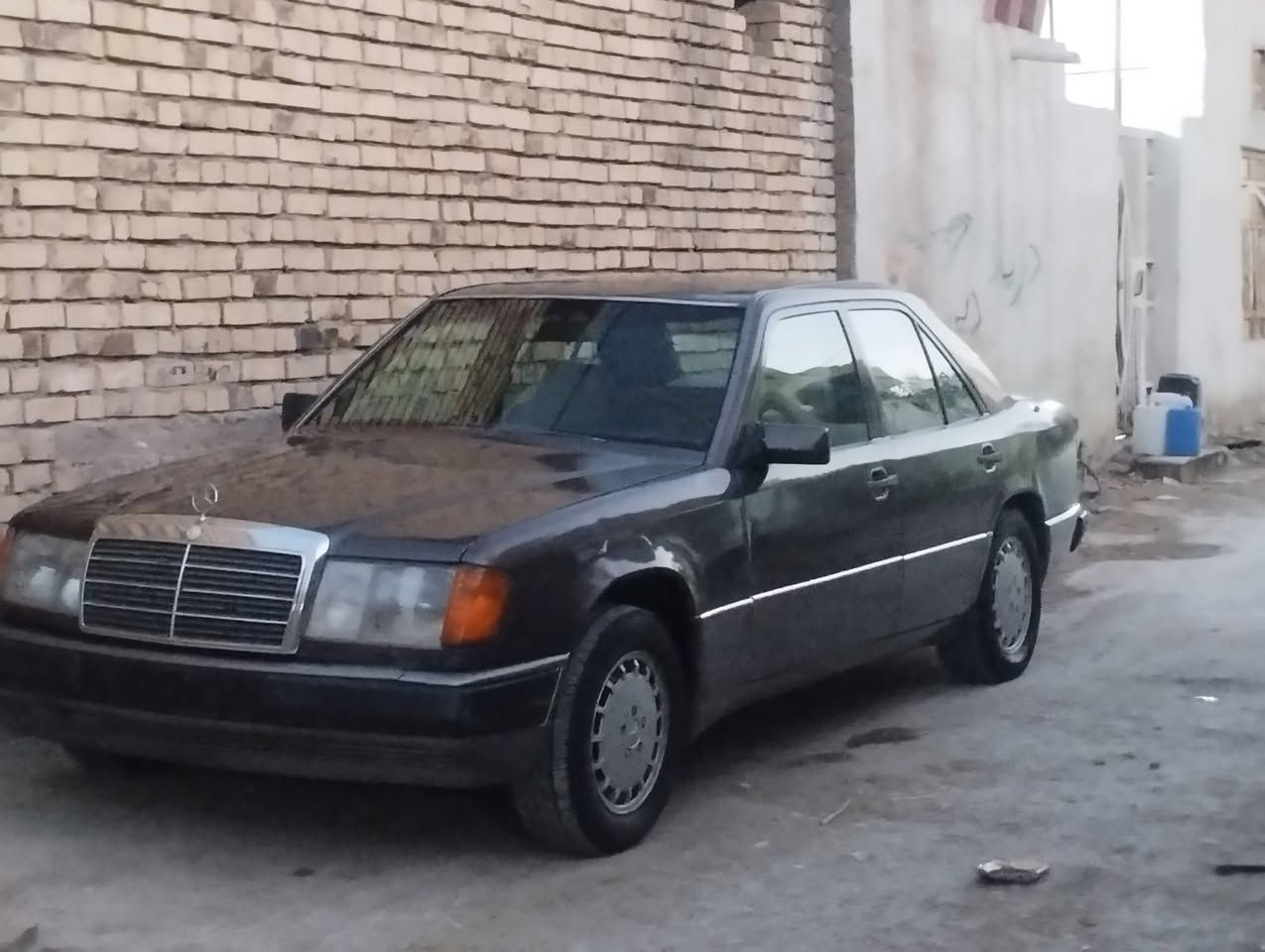 سلام عليكم سياره للبيع داب موديل 87 رقم بغداد نكليزي  سياره حلوو قواعد سليمه  بيه تبخير بل مكينه غرافه حلوو   مصبوغه جماليه اسعر40    مكان  ناصريه سوك الشيوخ ***********
