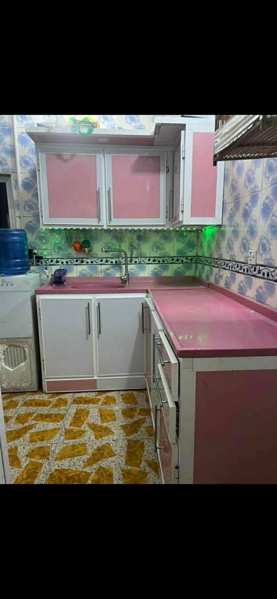 متر ونص سنك وملحق
والجهه الثانيه متر و٤٥ شعدكم غراض دزوهن خاص ابيعهن


**إذا كنت صاحب هذا الإعلان وتريد حذفه لأي سبب، رجاءا أرسل رسالة إلى الدعم الفني**