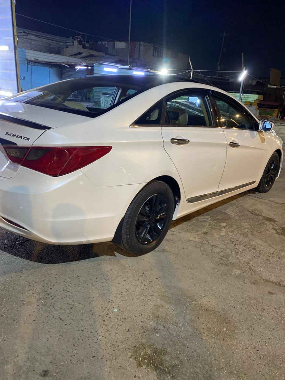 للبيع سوناته
موديل ٢٠١١ خليجي مكفوله من الصبغ 

مكينه ٢٤٠٠ دوش 

مواصفات فول عدا البصمه 

مري شفط قطعتين تبريد 

بنراما 

سعر ١٢٥ وبيه مجال 

***********
