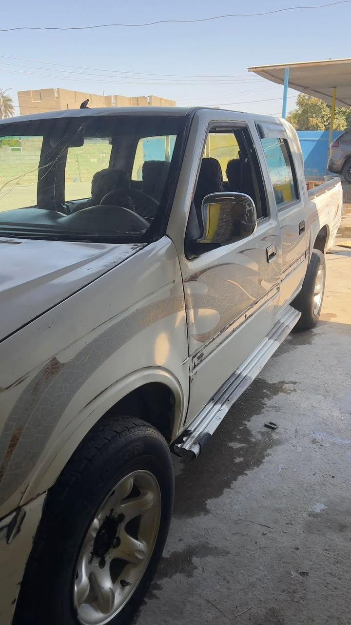 للبيع كنو 2009 منفيس سياره جاهزه من كلشي بس الگشر شوف العين السعر 20 بيهه مجال بسيط  المكان الضلوعيه الجبور الشراي يتصل 
***********
