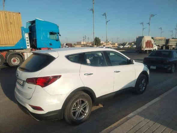 سلام عليكم
سنتافي وارد امريكي موديل 2018  مكينه 4 خمسه راكب اكره وشاشه كبيره بلاد  
السياره رقم اربيل باسمنه سنويه ال 2030

بيه جاملغ امامي مصبوغ رش جهت السايق  وقبق جنطه مبدل نفس اللون 

السعر 165 وبيه مجال بسيط

مكان السياره واسط ناحية تاج الدين الحفريه

رقم هاتف ***********
