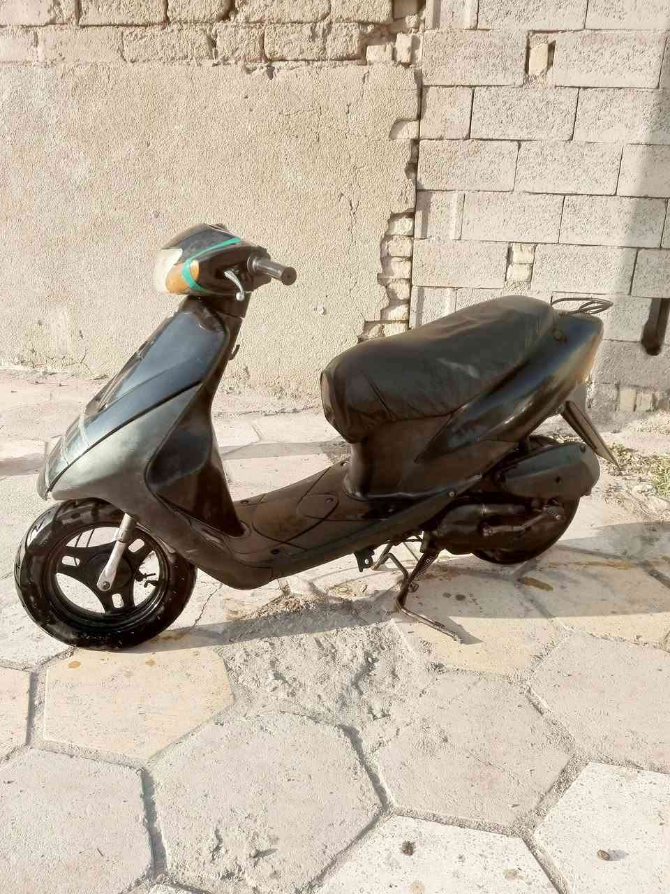 السلام عليكم دراجه للبيع وراق دراجه نظيفه الاتصال *********** سعر250
