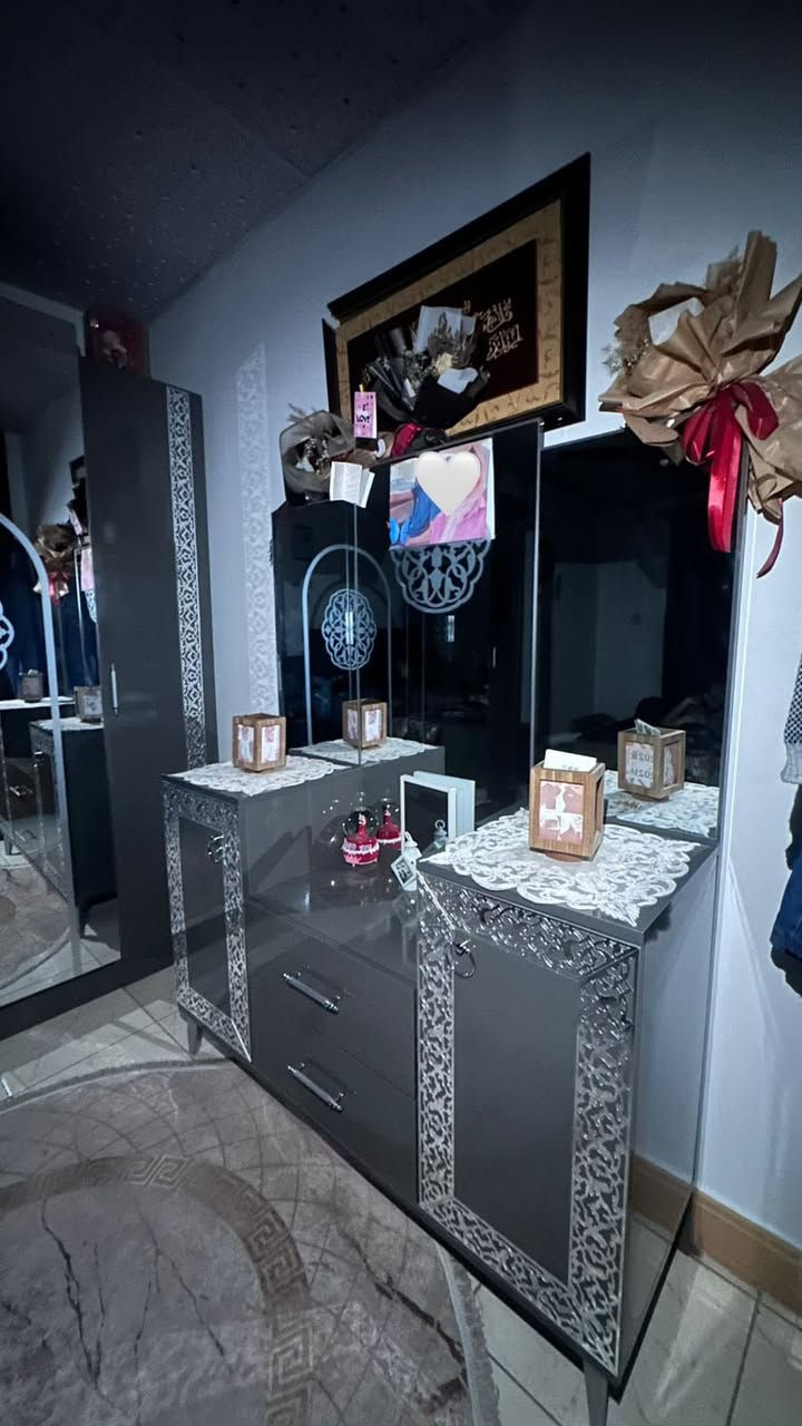 مرحبا غرفة نوم للبيع موديل 2023 جديده ونظيفه مابيها اي ضرر وياها مراية عاموديه ودوشك هديه شراي خاص


**إذا كنت صاحب هذا الإعلان وتريد حذفه لأي سبب، رجاءا أرسل رسالة إلى الدعم الفني**